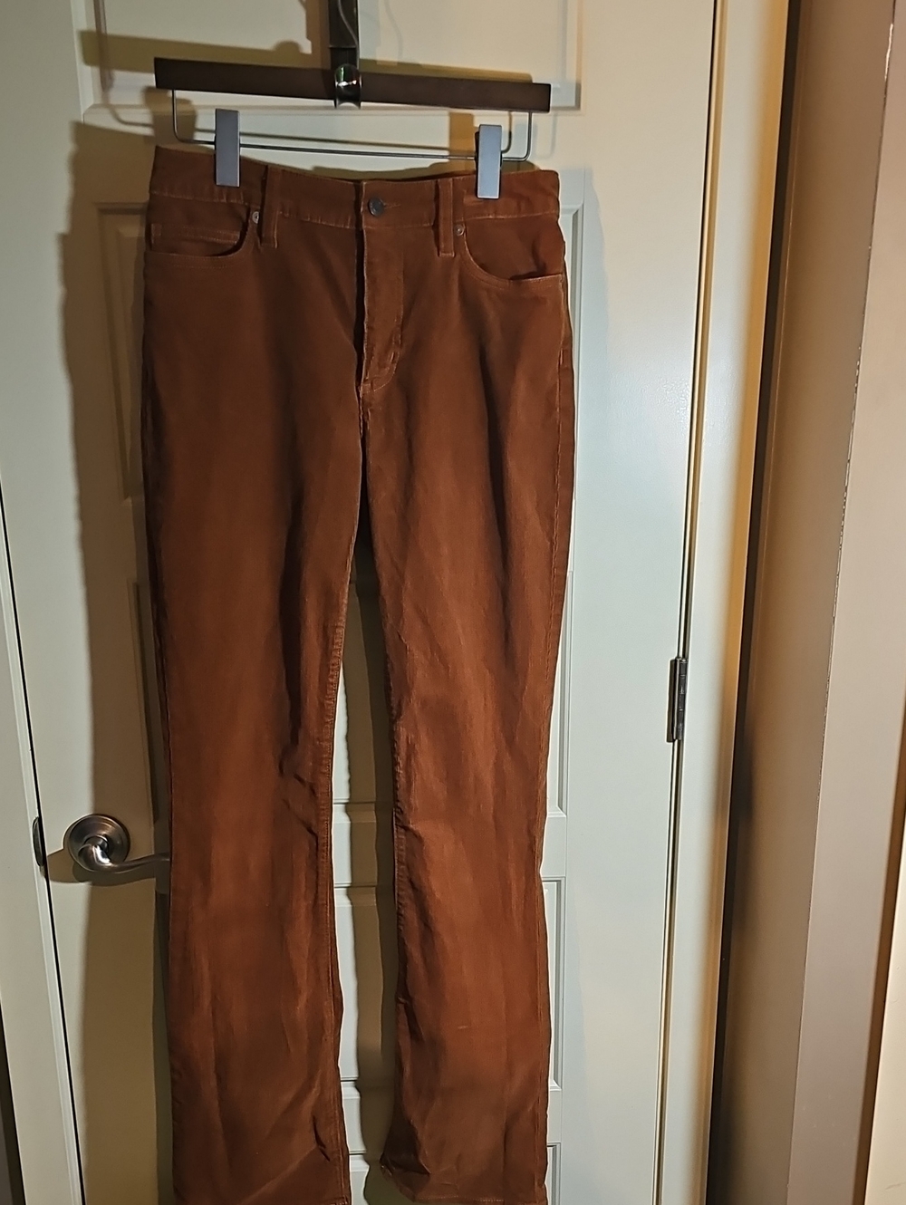 Lands' End  Women's Corduroy Pants in Rust. Midrise Boot Size 6L